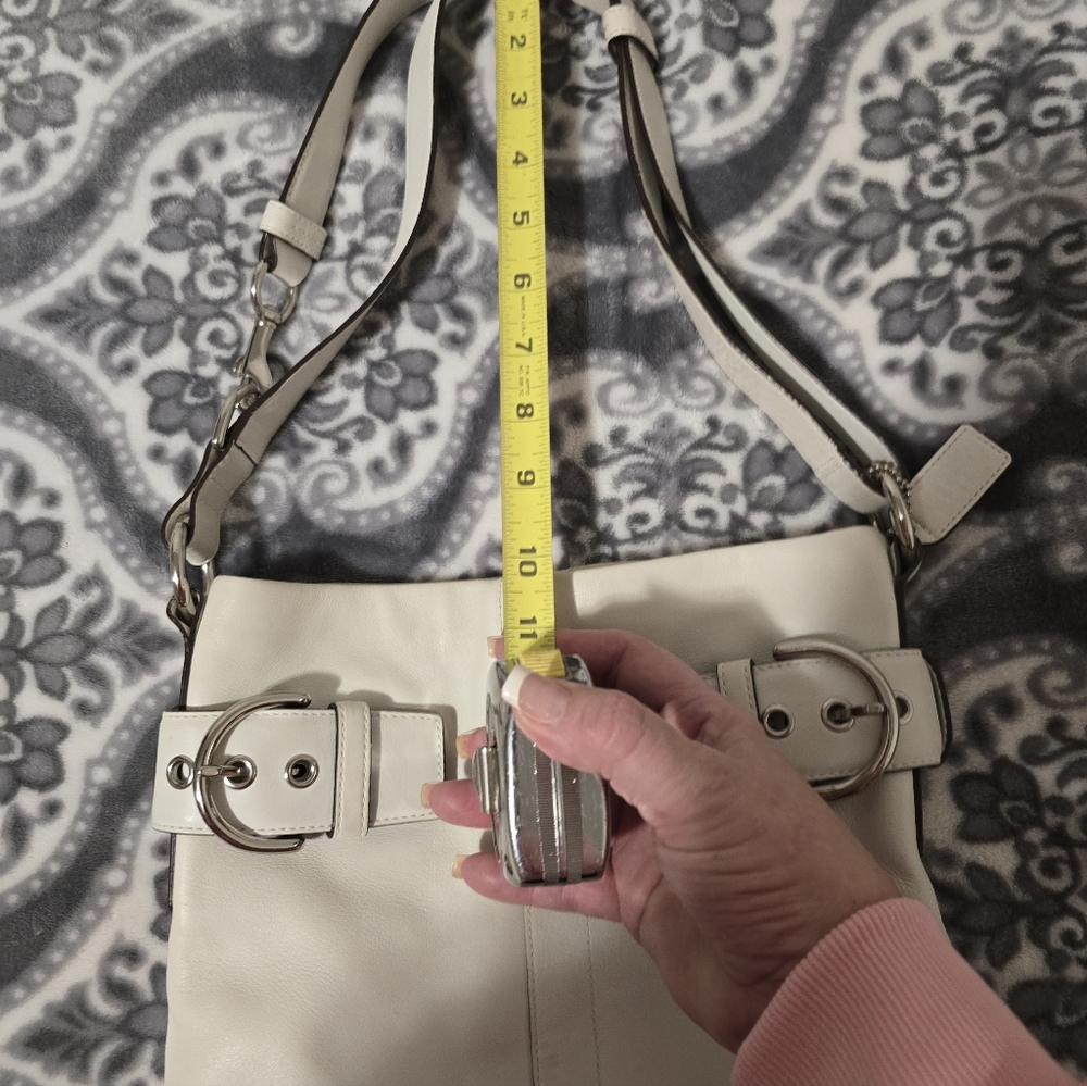 White Coach Shoulder Bag - Picture 7 of 9